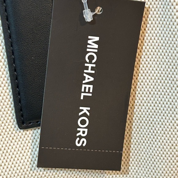 Michael Kors Black & Cream Logo Commuter Tote Chic Everyday Carryall NWT ✨ - Picture 8 of 10